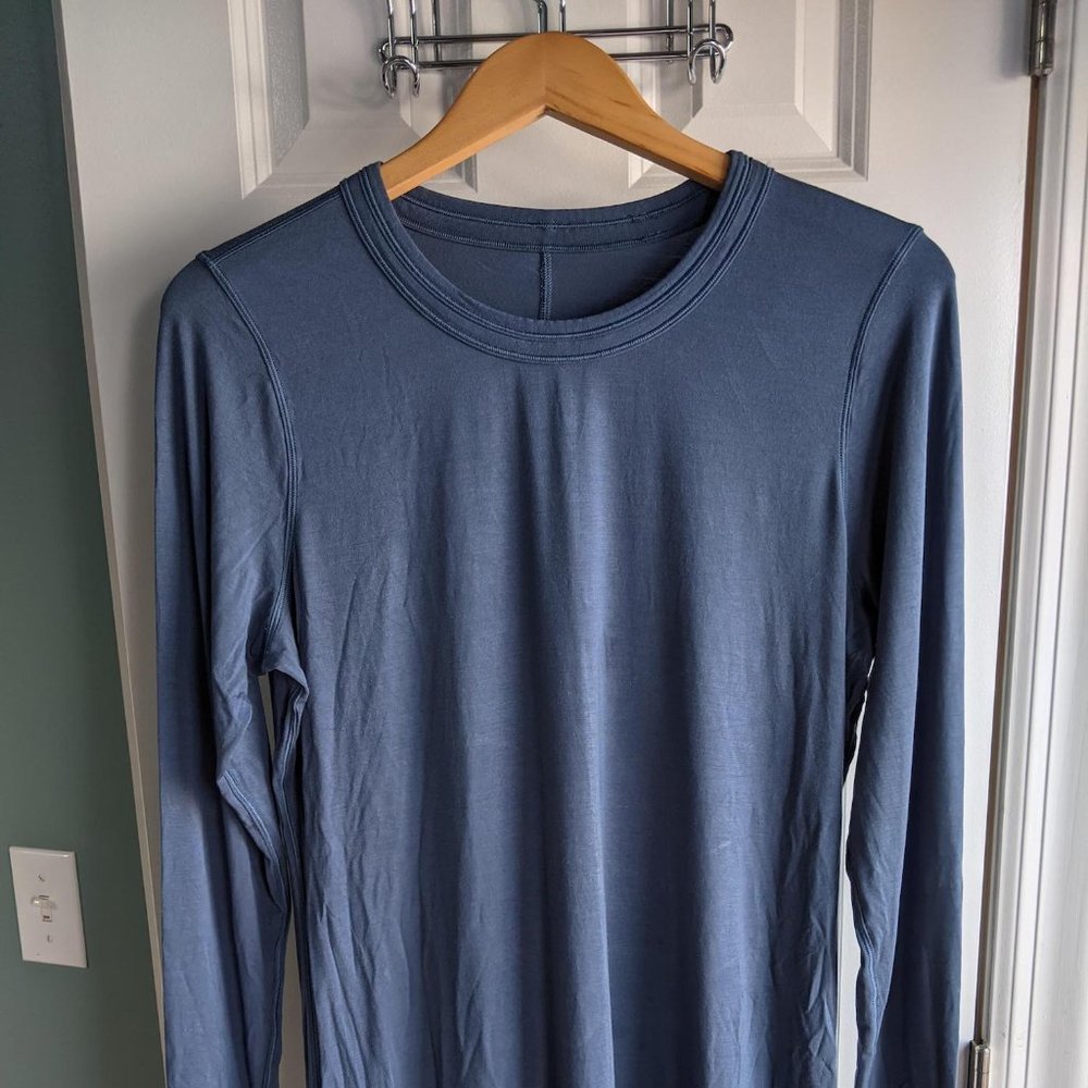 Lululemon long-sleeve stretch tunic